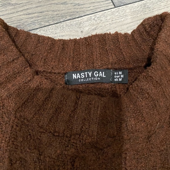 Nasty Gal Cable Knit Sweater with Sleeve Detail - Picture 4 of 11
